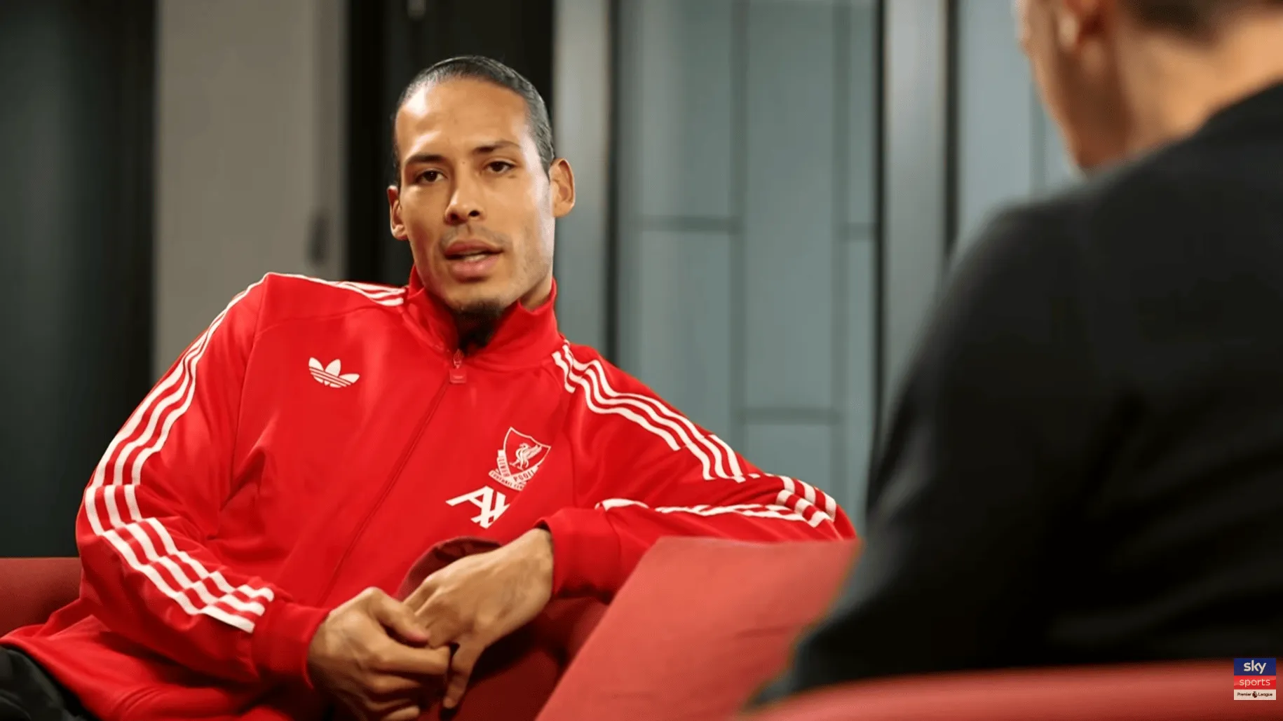 爱游戏-范戴克：斯洛特值得尊重，他需要时间让利物浦转型走向积极