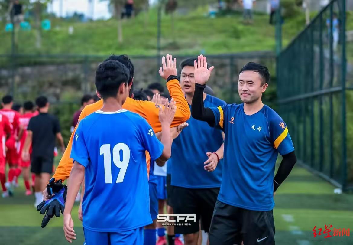 爱游戏体育官网-7名成都小将入选两支国少队！成都足协去年组织赴巴西训练效果显著，暑假或复制该模式