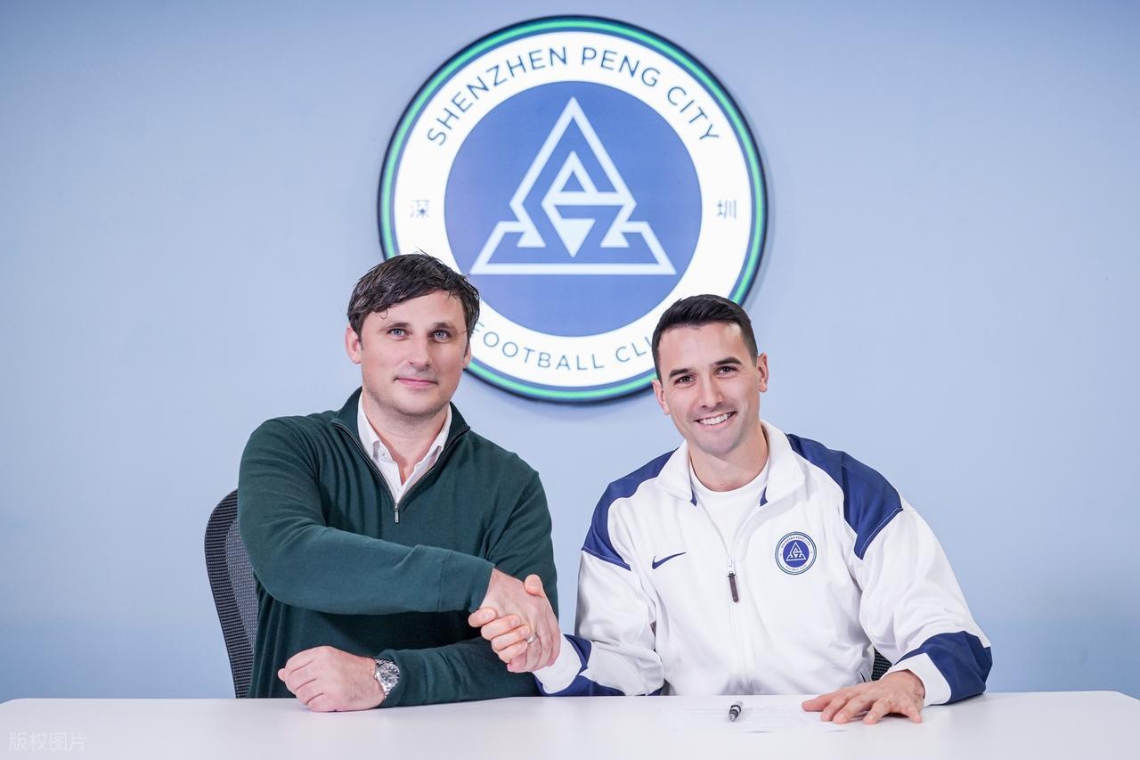 背刺？同样是500万顶薪，嘴里说着喜欢蓉城，周定洋却去了新鹏城