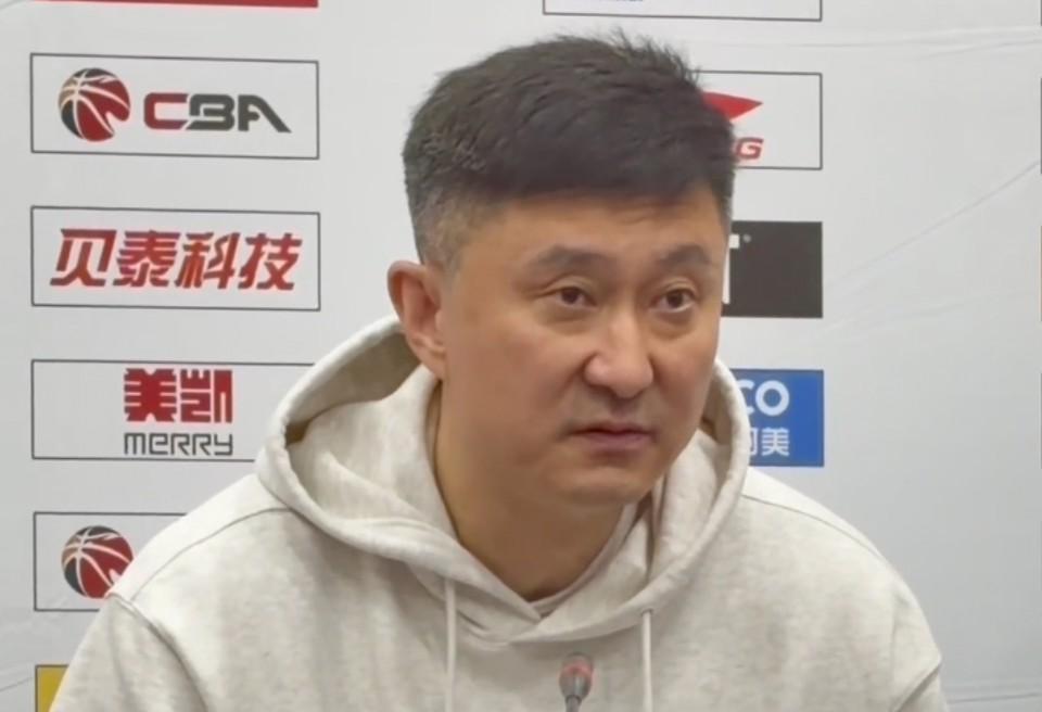 爱游戏体育登录-杜锋：球员们根本没准备好这场比赛，把比赛想得太简单了