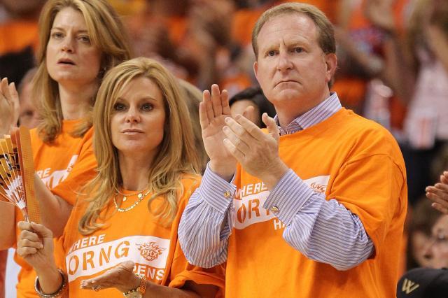 1636102494367098961.jpg 爱游戏-揭秘太阳老板丑闻(下):曾想用脱衣舞女郎勾引阿德