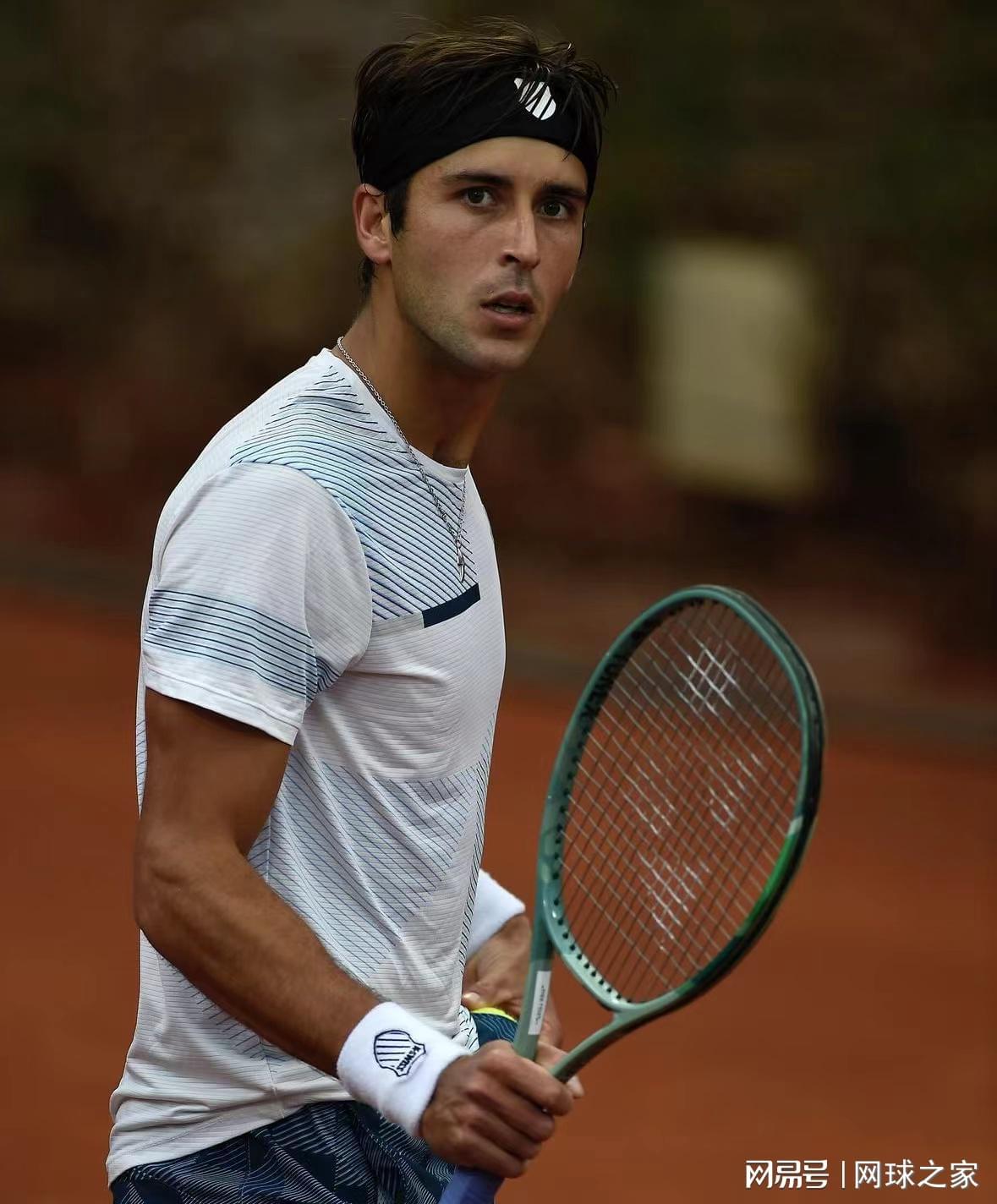 爱游戏体育登录-何惧一日双赛，埃切维里四进巡回赛决赛终夺冠