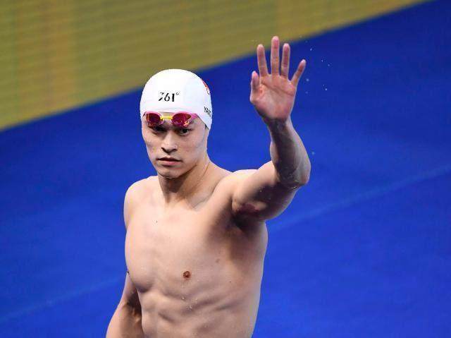 【早报】曝梅西提续约条件：签一超巨+续约小妖！